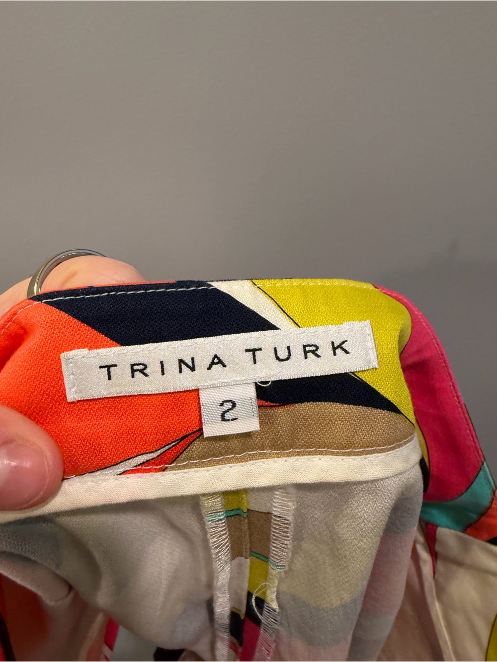 Trina Turk Colorful Abstract Pattern Shorts Size 2 - Picture 5 of 8